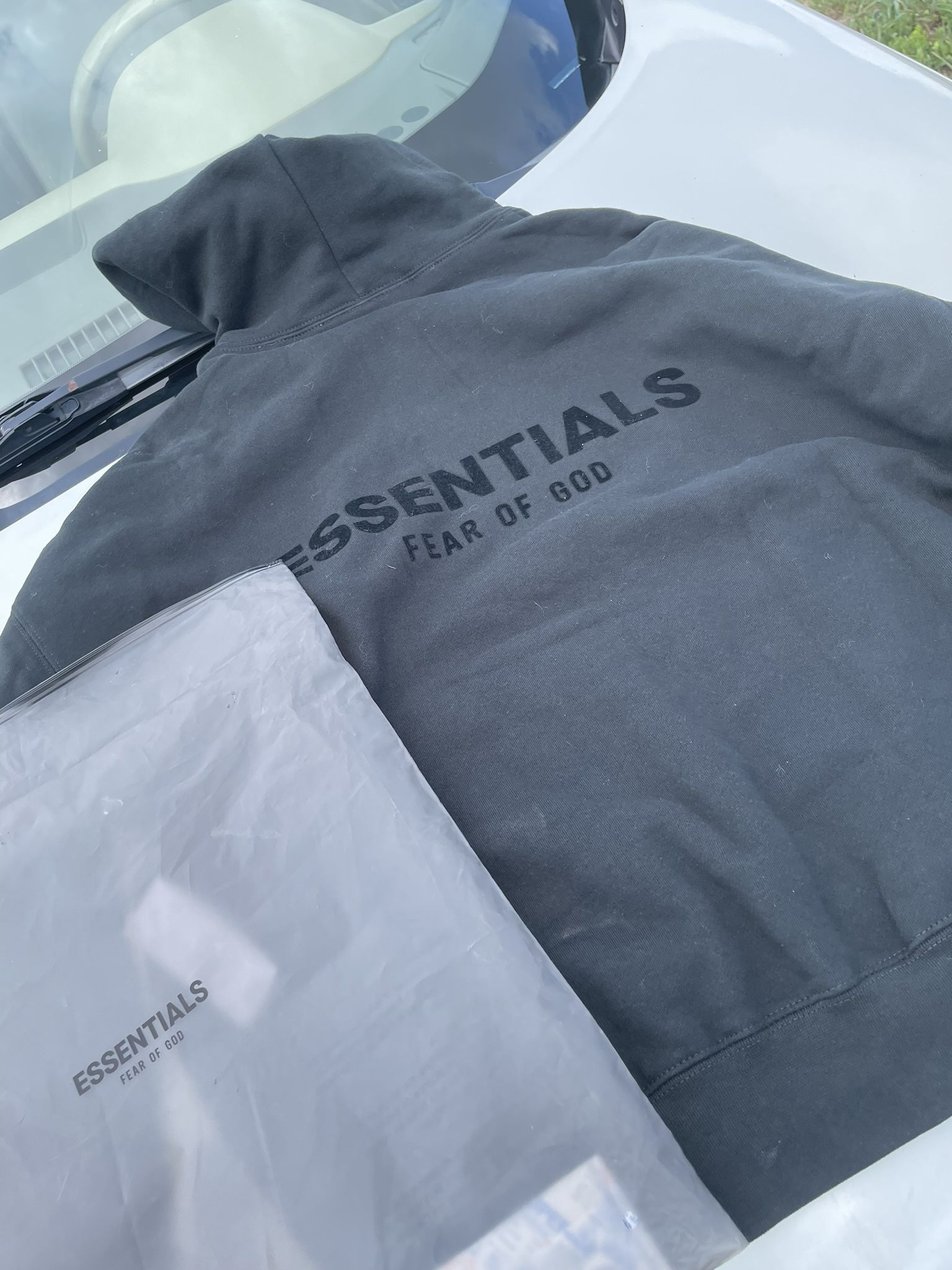 Essential hoodie