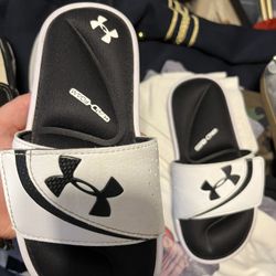 Under Armor Slides - LIKE NEW