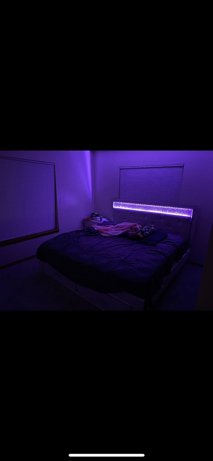 Bedroom Furniture/ King Size Bed frame