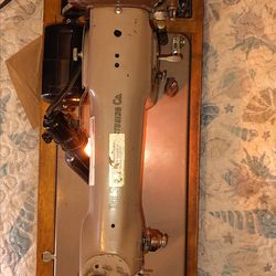Vintage Singer antique sewing machine