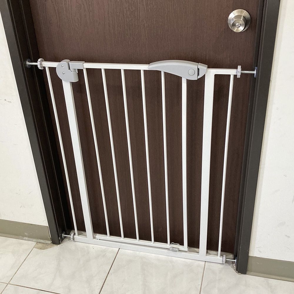 Brand New $40 Baby Gate 35-inch Tall for 29-32 inches Wide Doorways Stairs, Walk Thru Metal Pet Dog Safety Fence