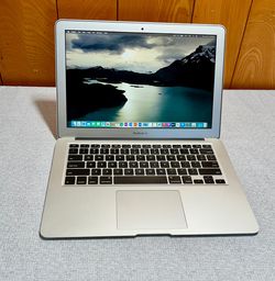 Apple MacBook Air 13” i5/8GB/256GB SSD $180