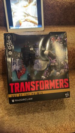 Transformers “Razorclaw”