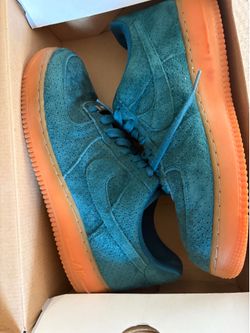 Air Force’s size 8 mens