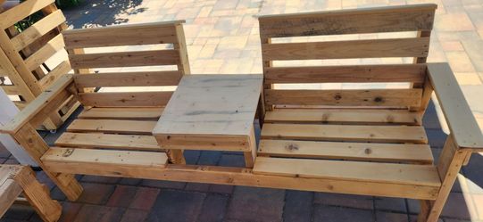 Bench made from Pallets.