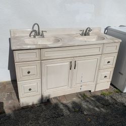 Vanity Double Sink Length 5 Feet $150