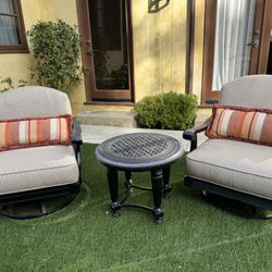 Tommy Bahama Launch Chairs With Table 