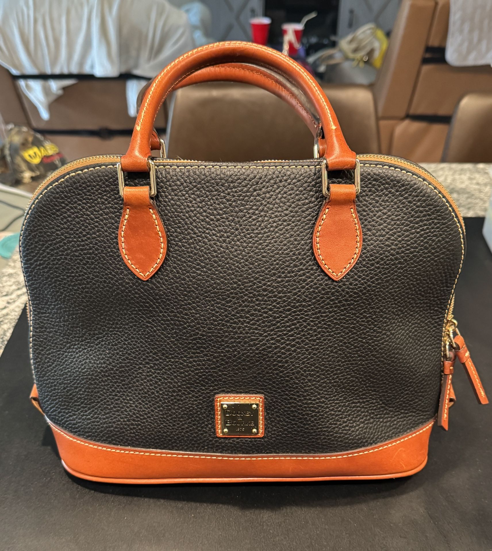 Dooney & Bourke Pebble Grain Zip Satchel Black R343BL Women’s Purse. Authentic, includes Registration card. Local pickup only