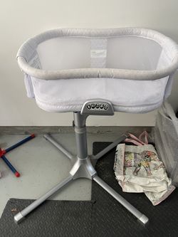 Halo Swivel Sleeper Bassinet
