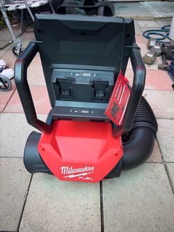 Milwaukee M18 Fuel dual battery backpack blower