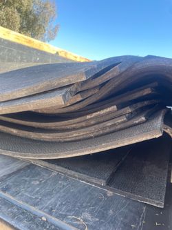 FIVE***** 4ft X 6ft X 3/4 In Rubber Mats **Extra Heavy Duty**