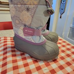  Columbia girl's size 12 powder bug snowflake snowboots