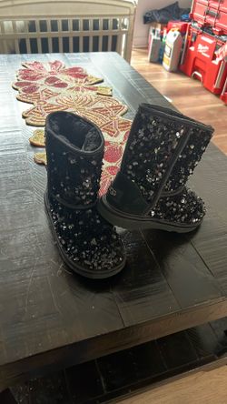 Sz. 1 Girls Ugg 