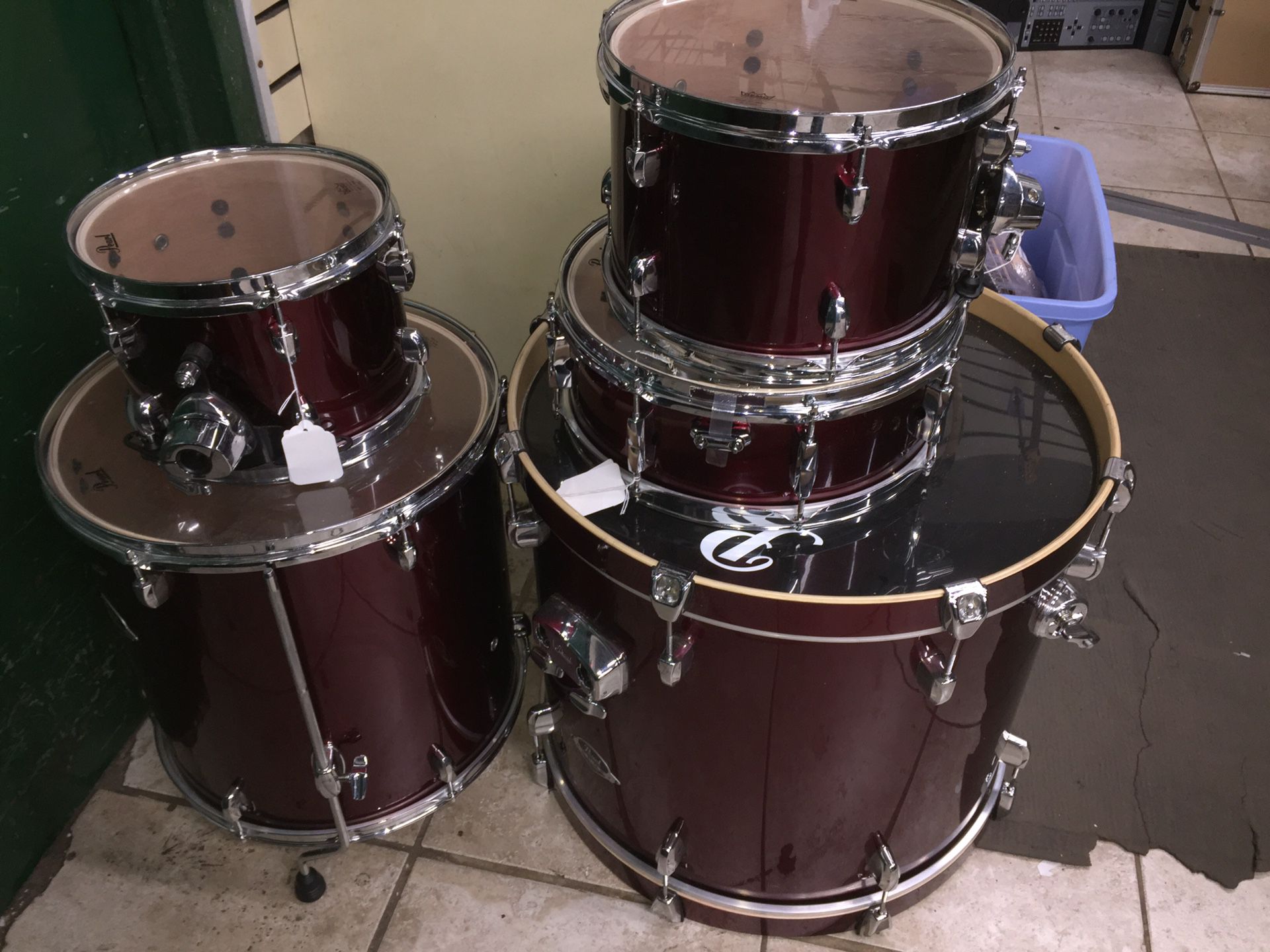 Pearl Export 5 piece burgundy drum set with Sabian cymbals