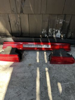 Tail Light Dodge Challenger 2012