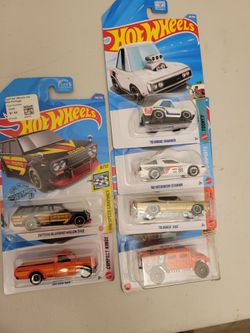 Hot Wheels Die-Cast Cars Lot of 6