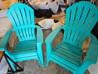 2 outdoor chairs good condition