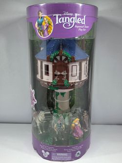 Disney Parks Tangled Rapunzel Tower Play Set Flynn Maximus 13-piece Set NEW Sealed