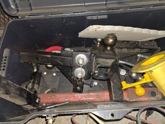3 hitchs and some miscellaneous towing attachments