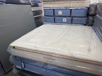 KING SIZE SAATVA LATEX HYBRID MATTRESS & BOX SPRINGS BED SET