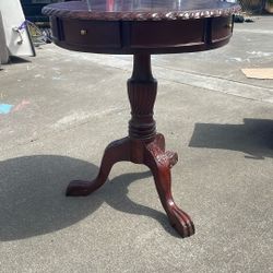 Cute Little Table With Drawers