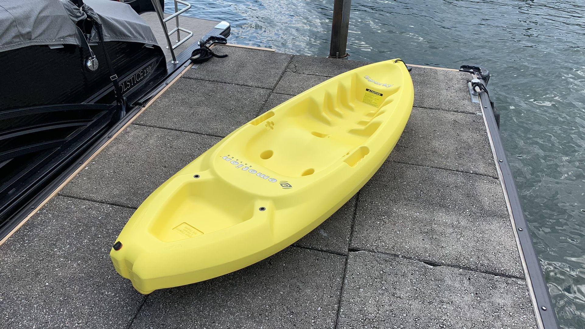 Emotion Sparky 6ft Youth Kayak