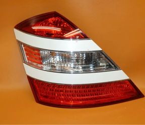 Mercedes S550Tail light. Left