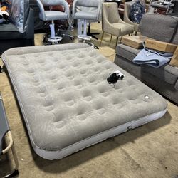 Camping Air Mattress with Electric Air Pump, Inflatable Mattresses 