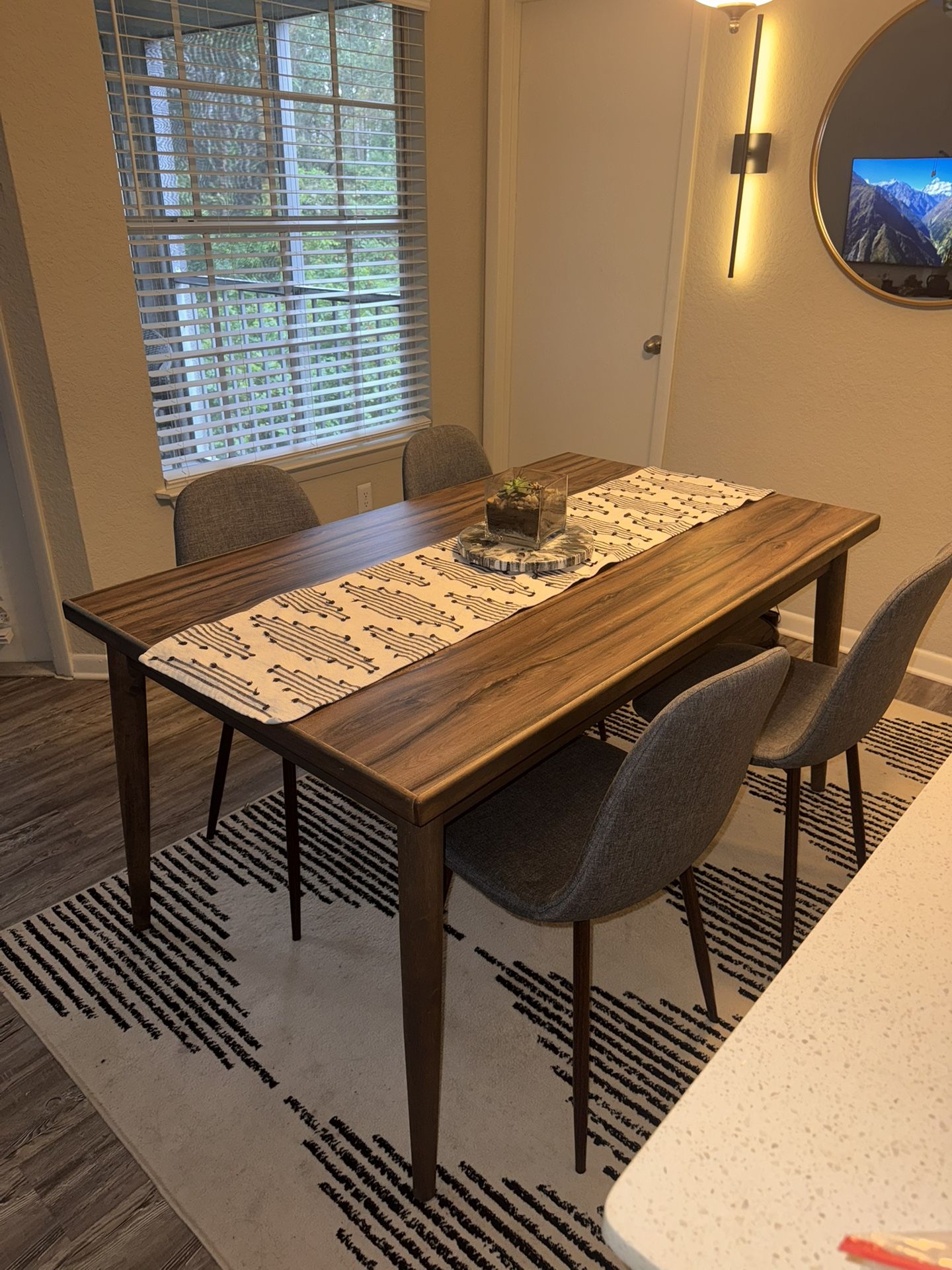 Dining  Table 