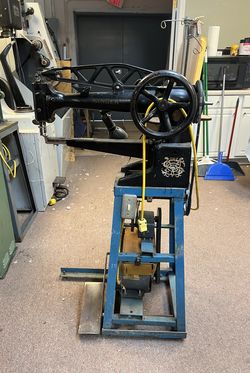 vintage Singer 29-class industrial leather patcher sewing machine
