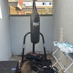 Everlast Punching Bag Station