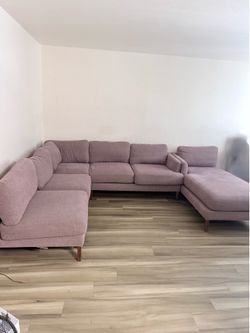 Large U-Shaped Sectional Sofa with Chaise