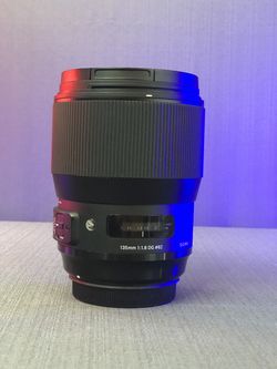 Sigma 135mm f/1.8 DG HSM Art Lens for Canon EF (Like New)