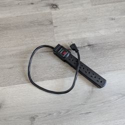 6 Outlet Power Strip - Great Condition