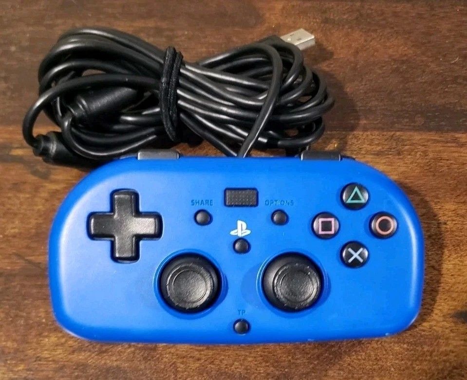 HORI MINI WIRED GAMEPAD FOR PLAYSTATION 4