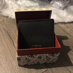 Authentic Michael Kors Wallet 
