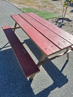 Very Durable And Heavy Duty Picnic Tables