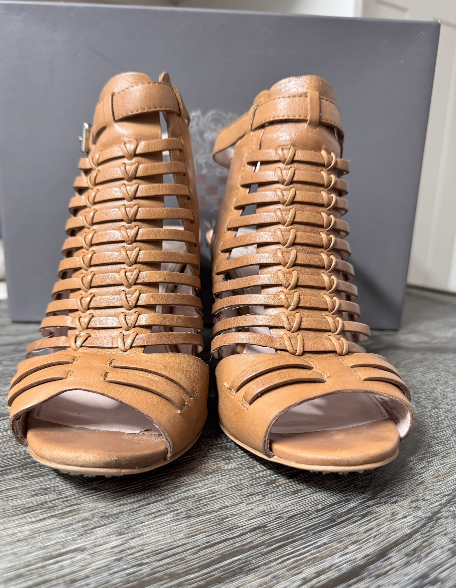 Vince Camuto sandals 8W