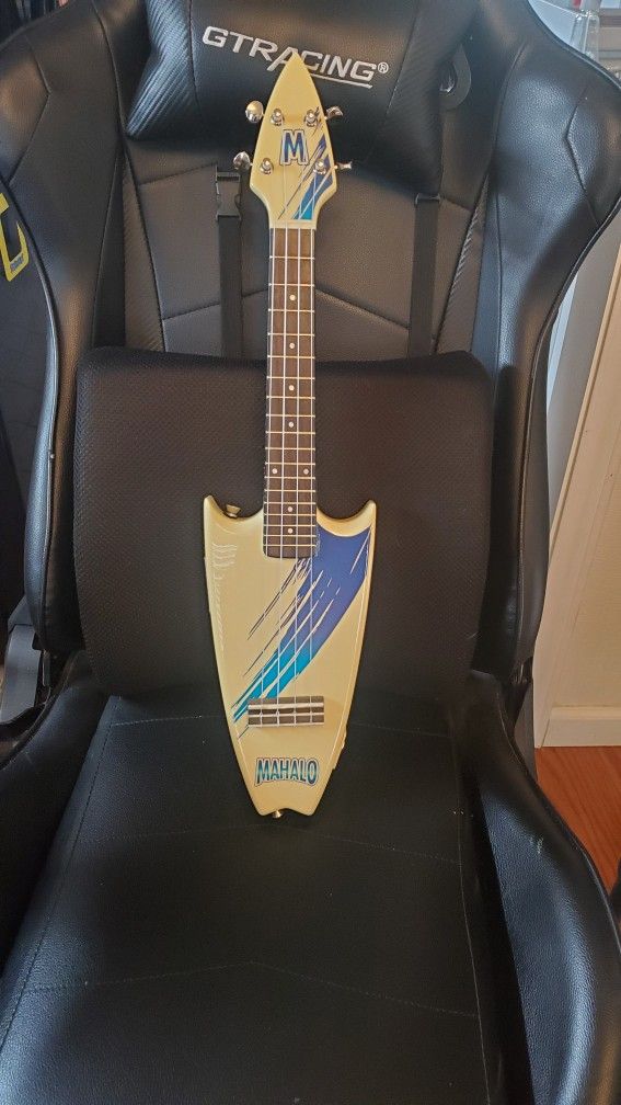 Mahalo Electric Ukulele Solid Body