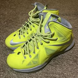 Nike LeBron10 Volt - Size 9