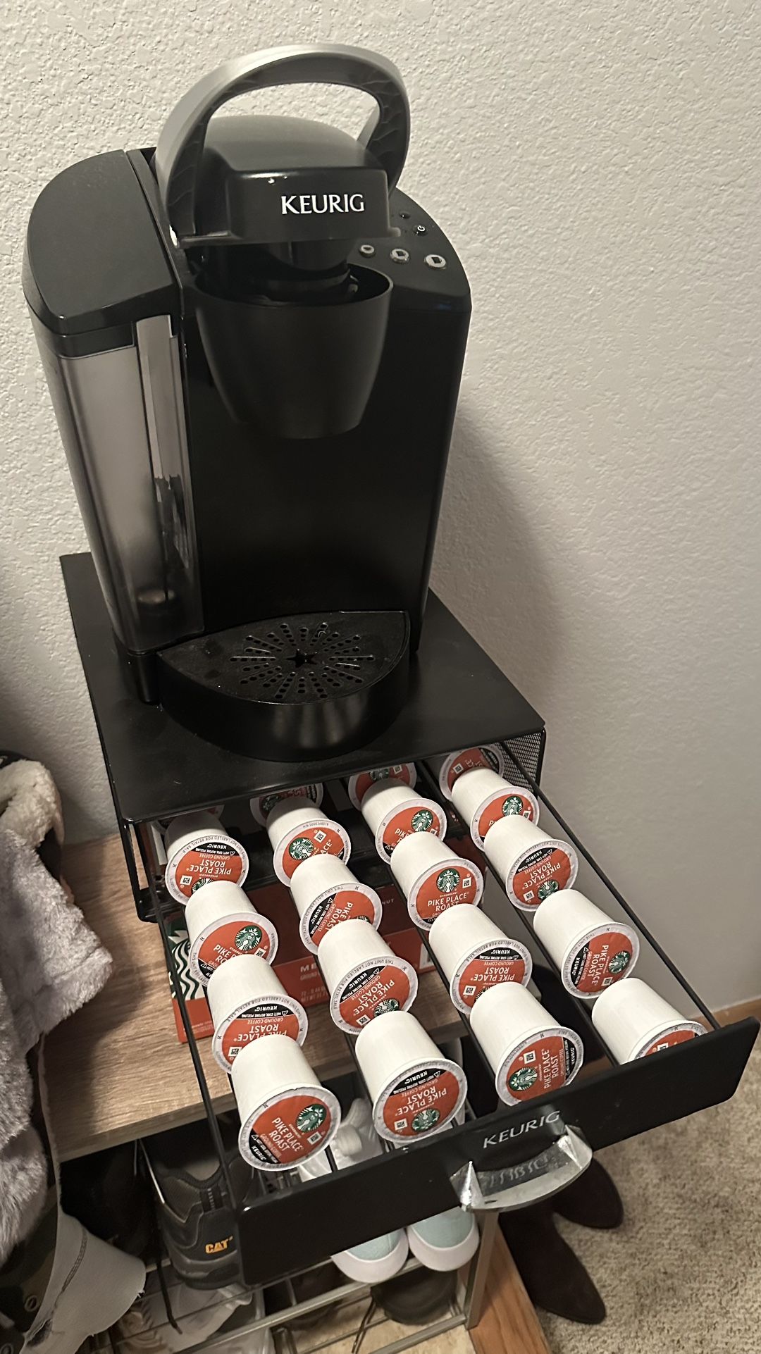 Keurig w/ Coffee Pods