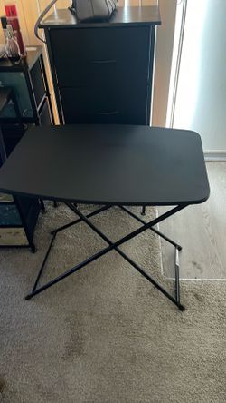 Folding table