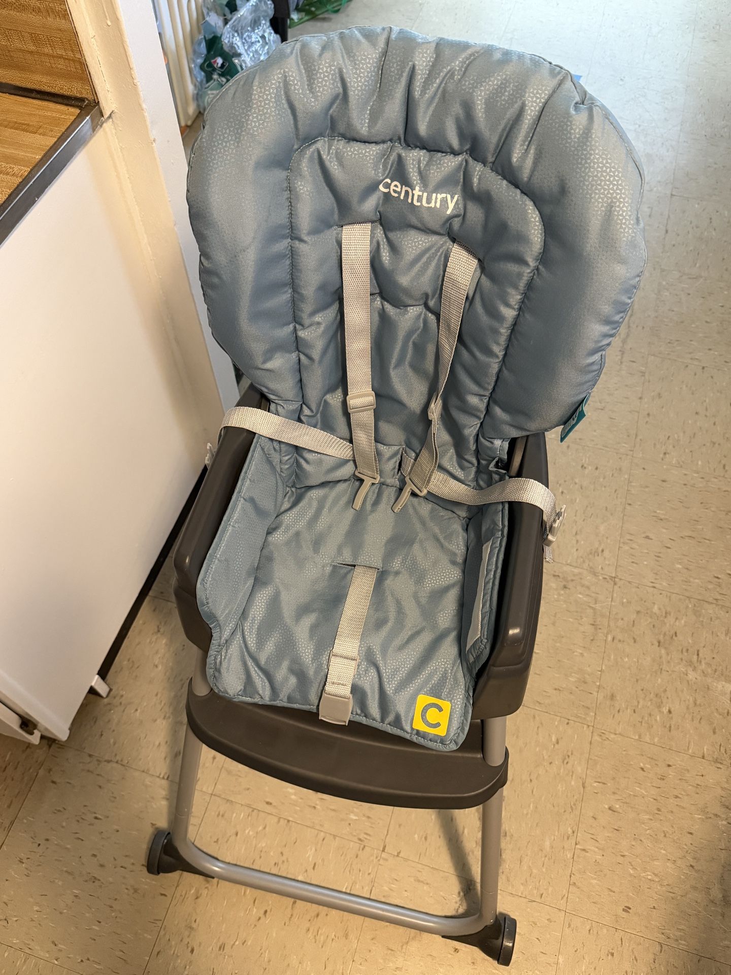 Baby high chair 4 in 1 with tray