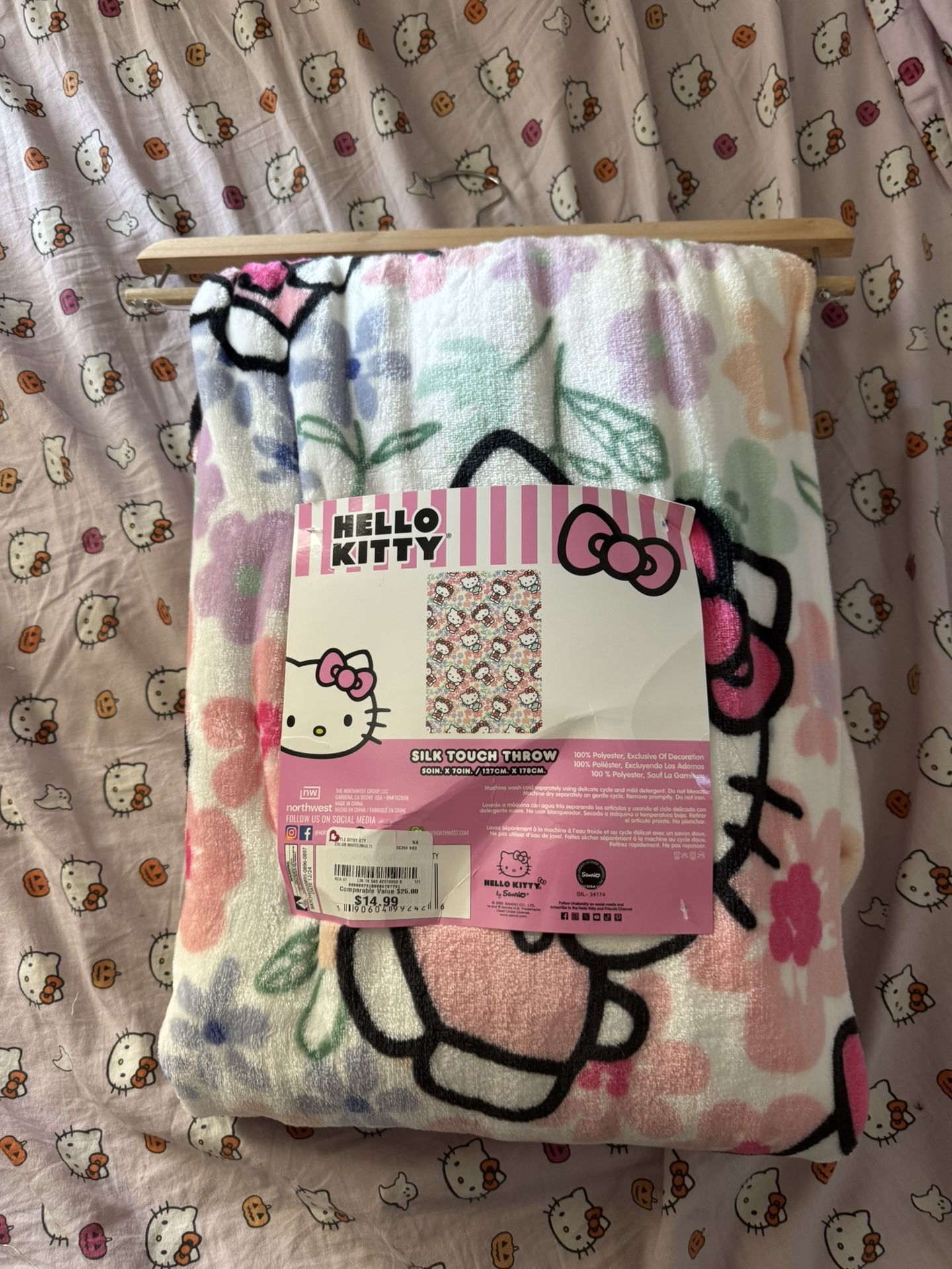 Hello Kitty Throw Blanket