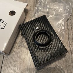 Men’s wallet with Apple tag insert