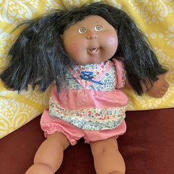 Cute ~Excellent condition !  Cabbage Patch Kids Doll~