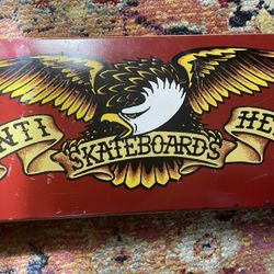 Anti Hero Skateboard