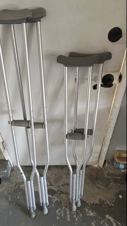 Aluminum Crutches for Adults and Children – Pair of Lightweight, Height Adjustable Crutches