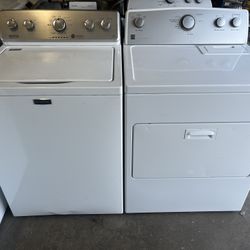 Maytag Washer And Kenmore Eléctric Dryer 