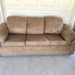 Tan Couch Sofá 